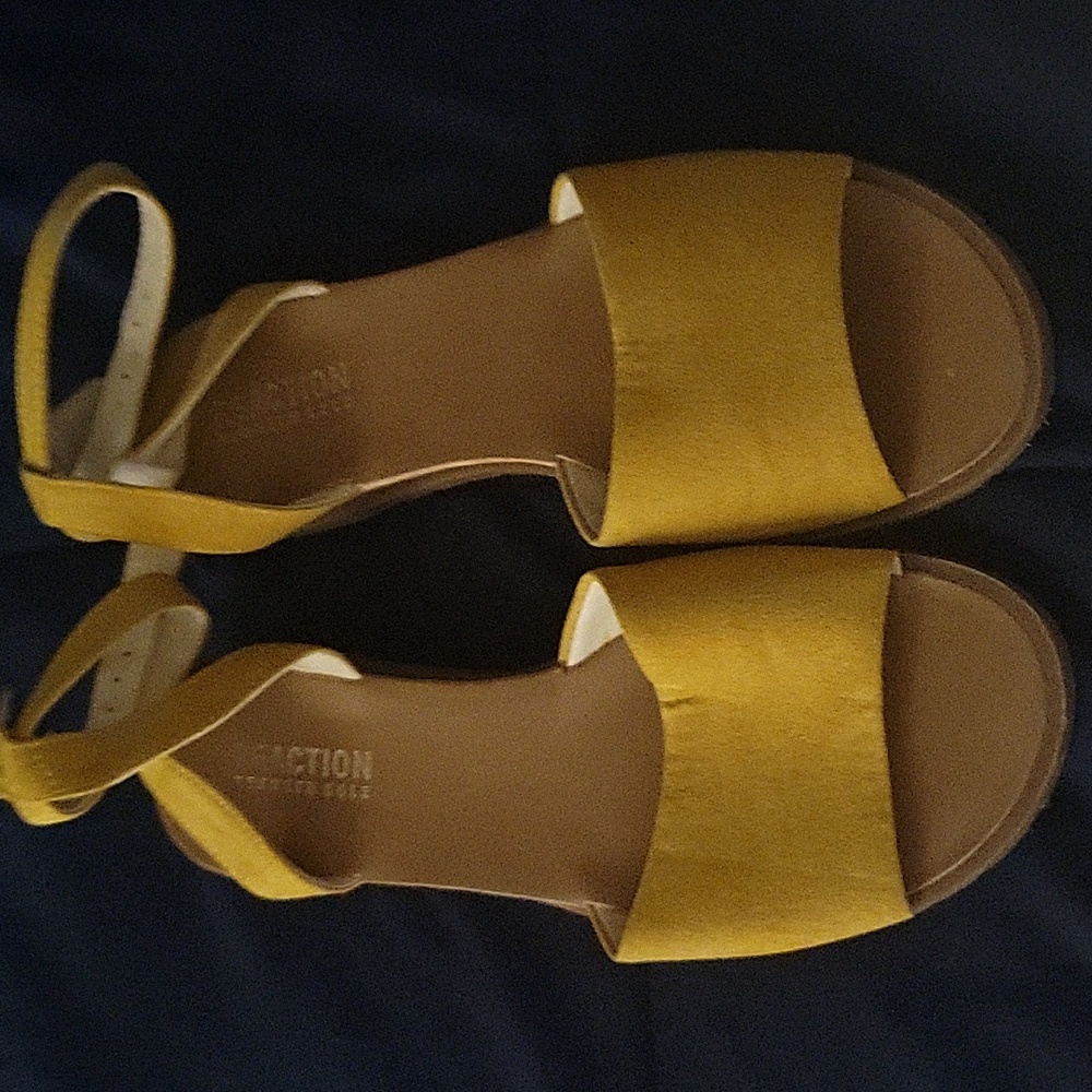 Kenneth Cole Reaction sandals